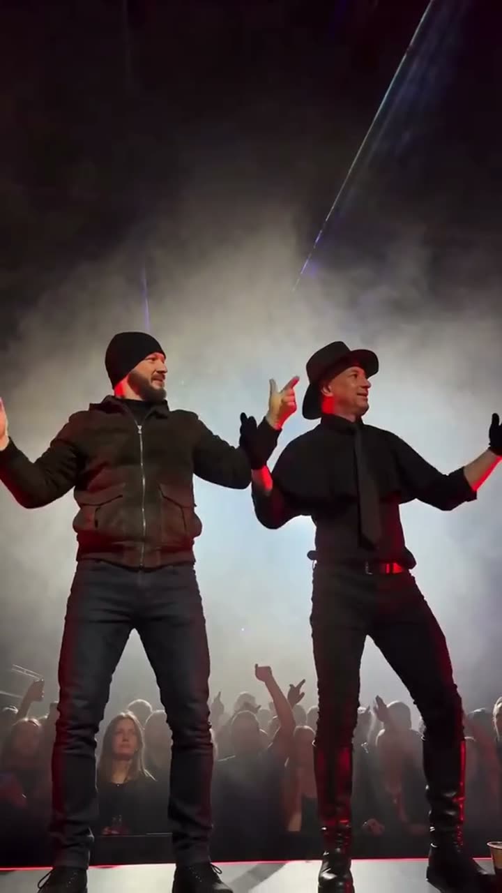 Видео-тренд «Танец на сцене» — пример ролика