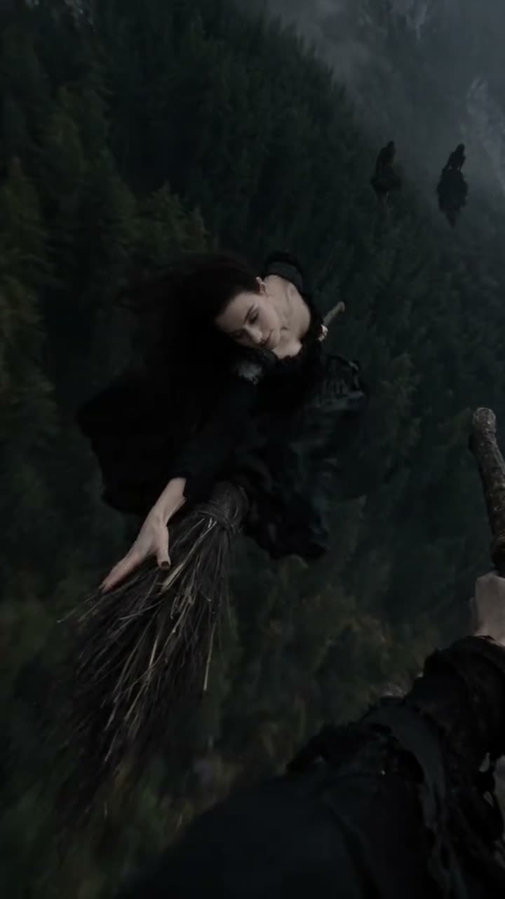 Видео-тренд «Witch» — пример ролика